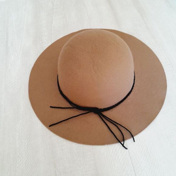 Classy Brown Tan 100% Wool Felt Wide Brim Hat Women's One Size - Picture 1 of 5